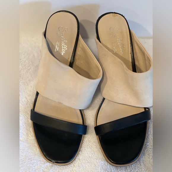 Seychelles 2 strap suede/leather heel. Ivory and navy. Size 8 - Picture 6 of 6